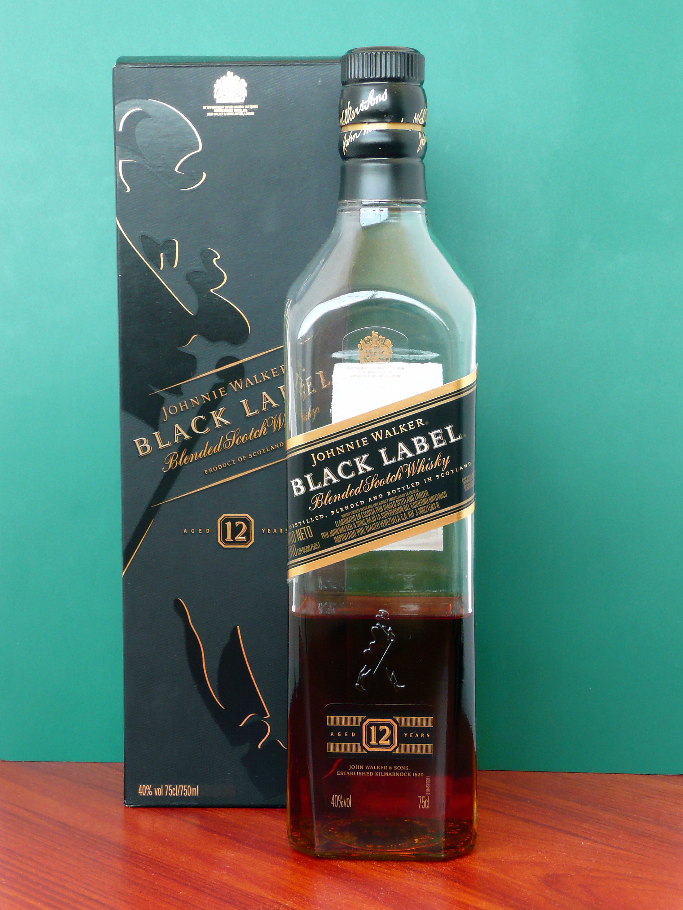 Johnnie Walker Black Label Blended Scotch Whisky Aged 12